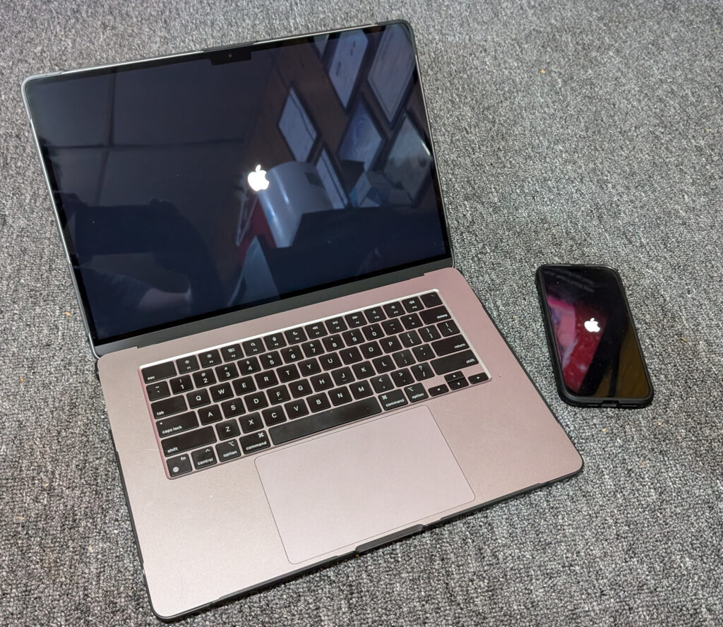 Macbook Air M3 and iPhone 15 Pro Max